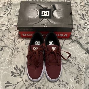 DC NATURTEX ULTRA BRAND NEW SHOES